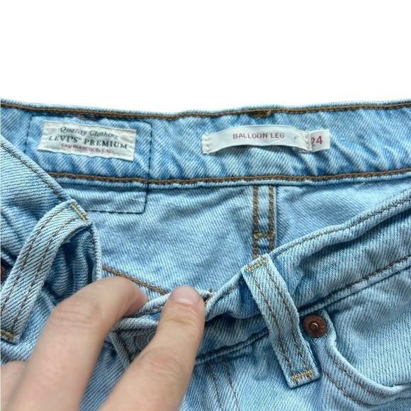 Levi's Premium Balloon Leg Jeans Light Wash Blue High Rise Waist Dad Jokes 24x26 - Picture 7 of 11